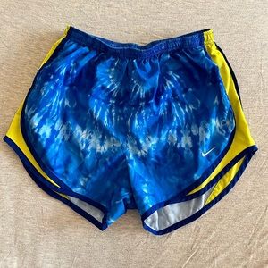 NIKE SHORTS!! Like new!!